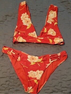 Billabong Floral Bikini in Coral, Peach & Cream, No Size Tag (Medium?), EUC